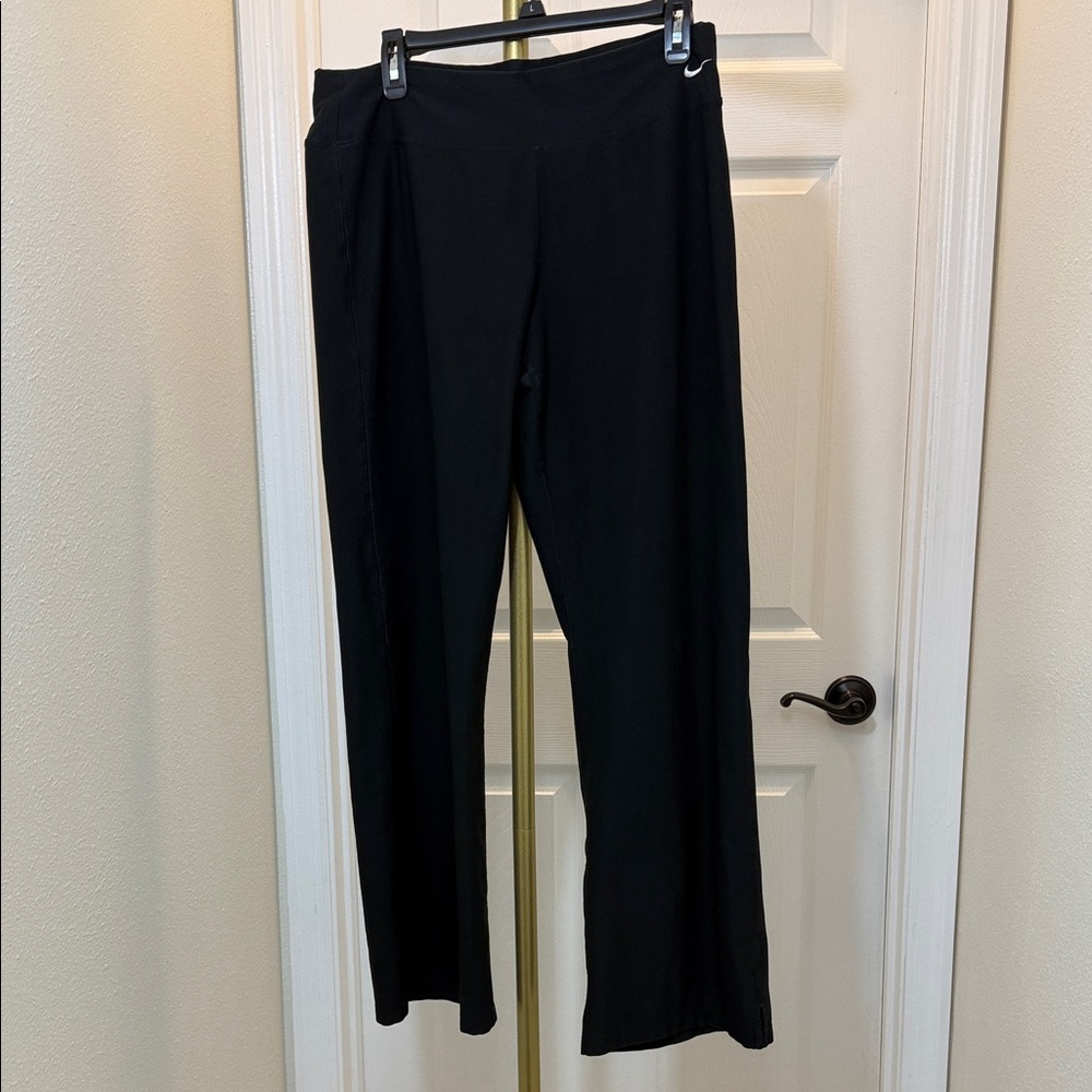 Women's Nike fitdry wide leg spandex capri leggings